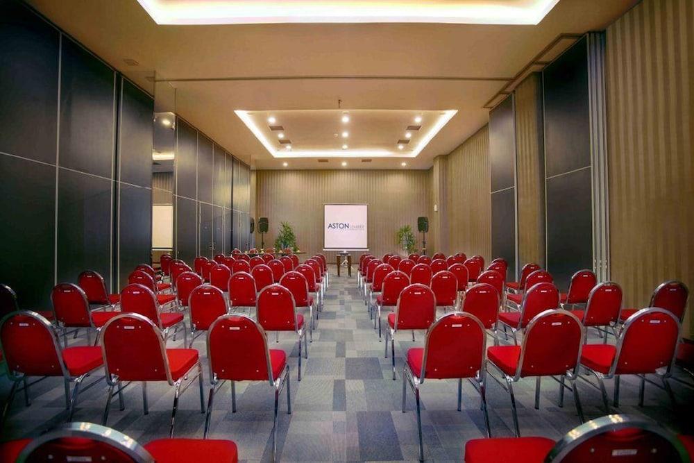 Aston Jember Hotel y Centro de Conferencias Exterior foto